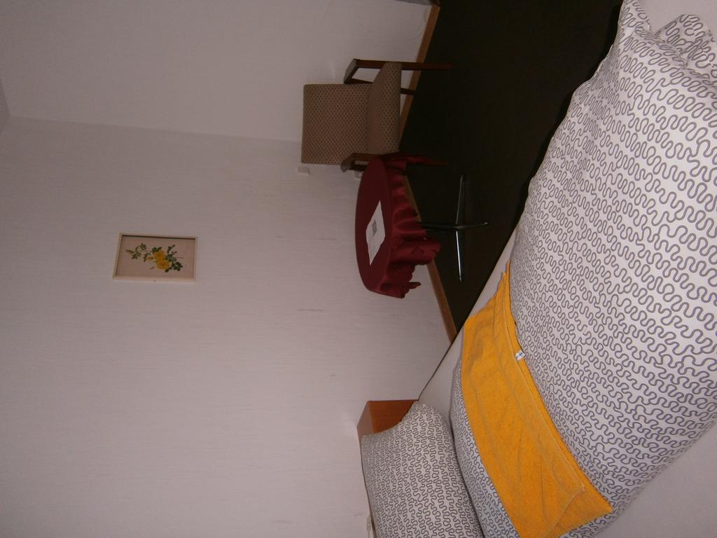 Hotel Strauss วัลด์บรอนน์ ภายนอก รูปภาพ